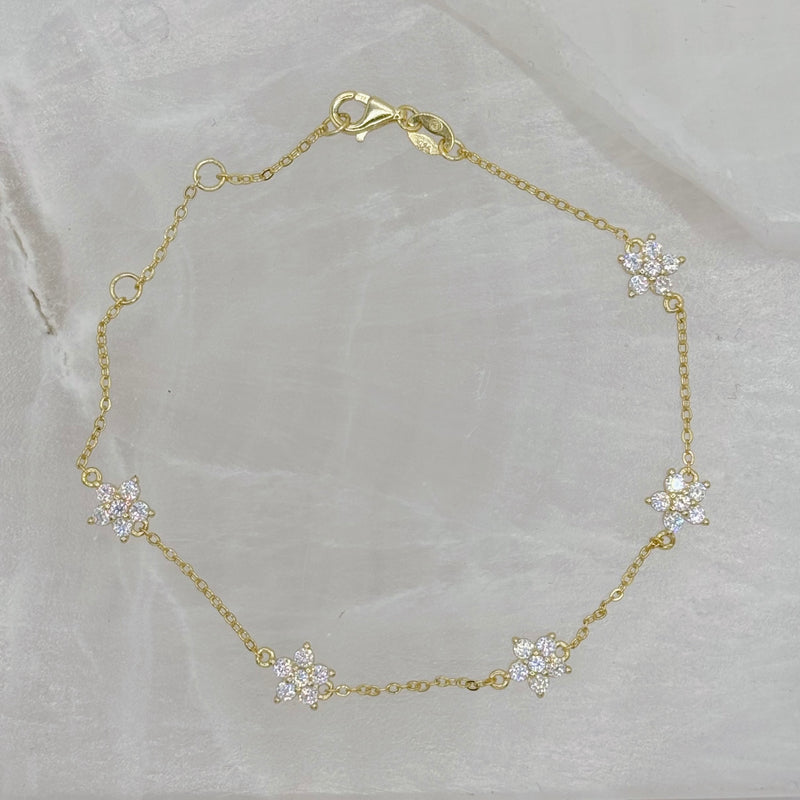 GOLD DAINTY FLOWER bracelet