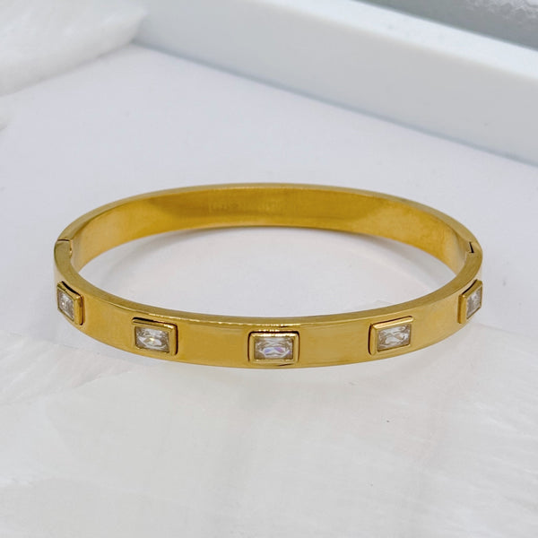 CLEAR BAGUETTE CRYSTAL bangle