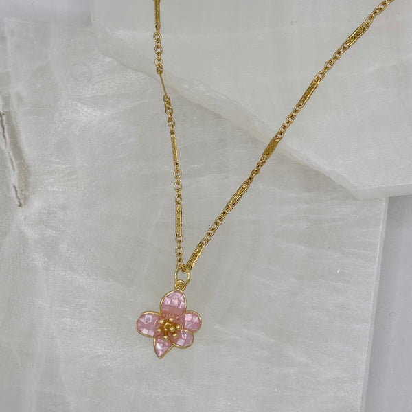 FLOWER PINK SHELL necklace