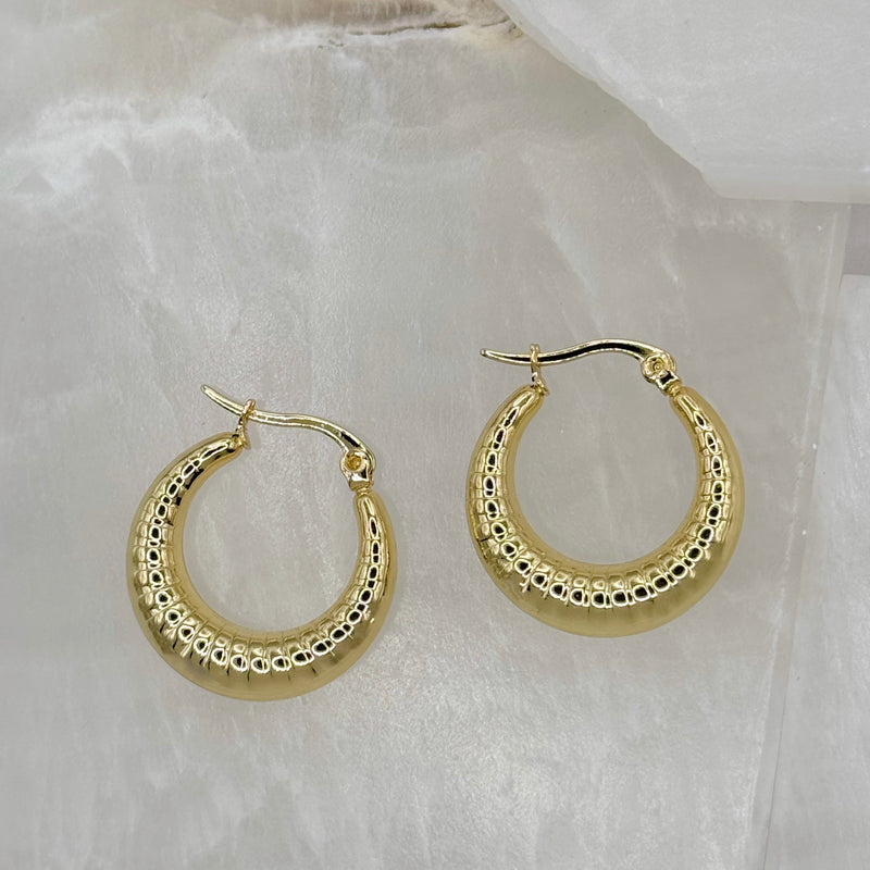 GOLD TAPERED RIDGES HOOP earrings