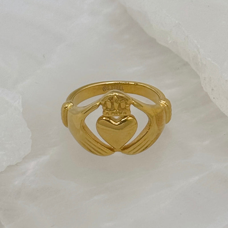 GOLD IRISH CLADDAGH ring