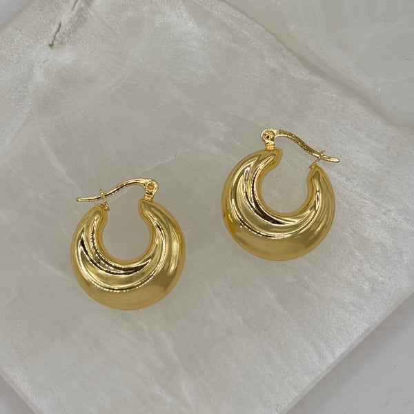 GOLD SWIRL MINI HOOP earrings