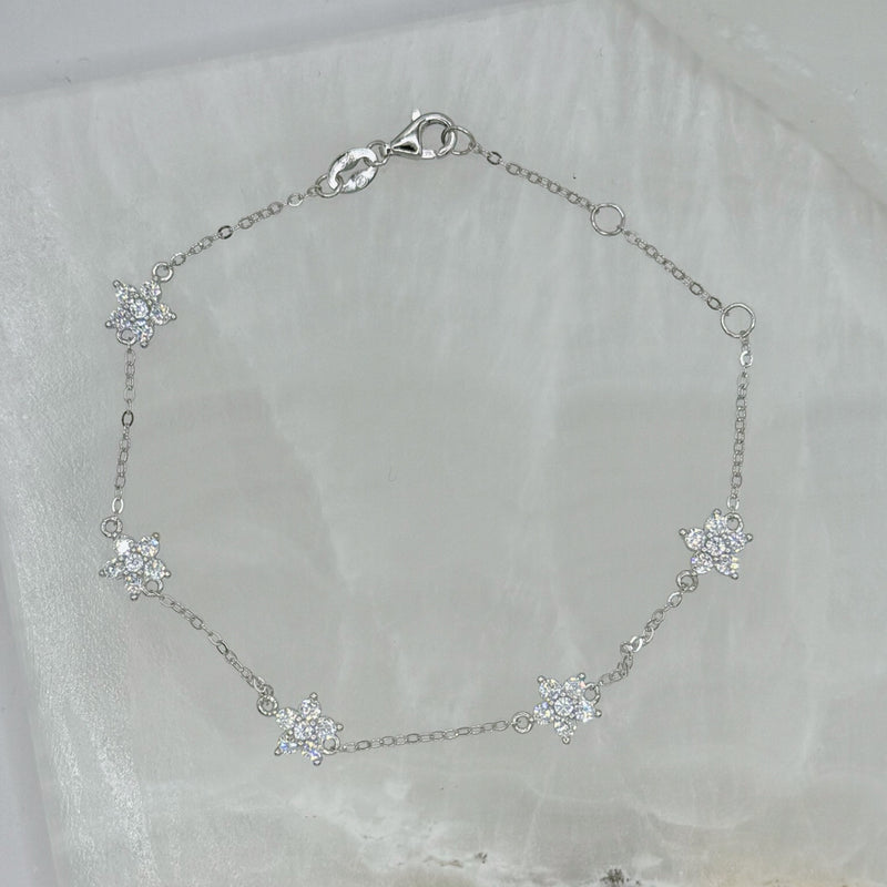 SILVER DAINTY FLOWER bracelet